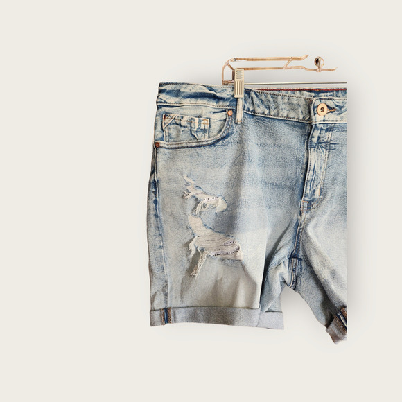 Edgely Comfort Stretch Factory Distressed Mid-Rise Womens Shorts Size 24W NWT - Picture 4 of 6